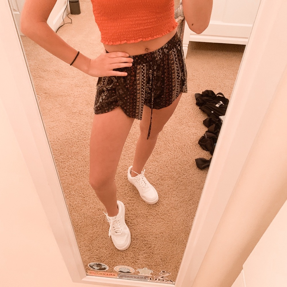 Hollister Flowy short